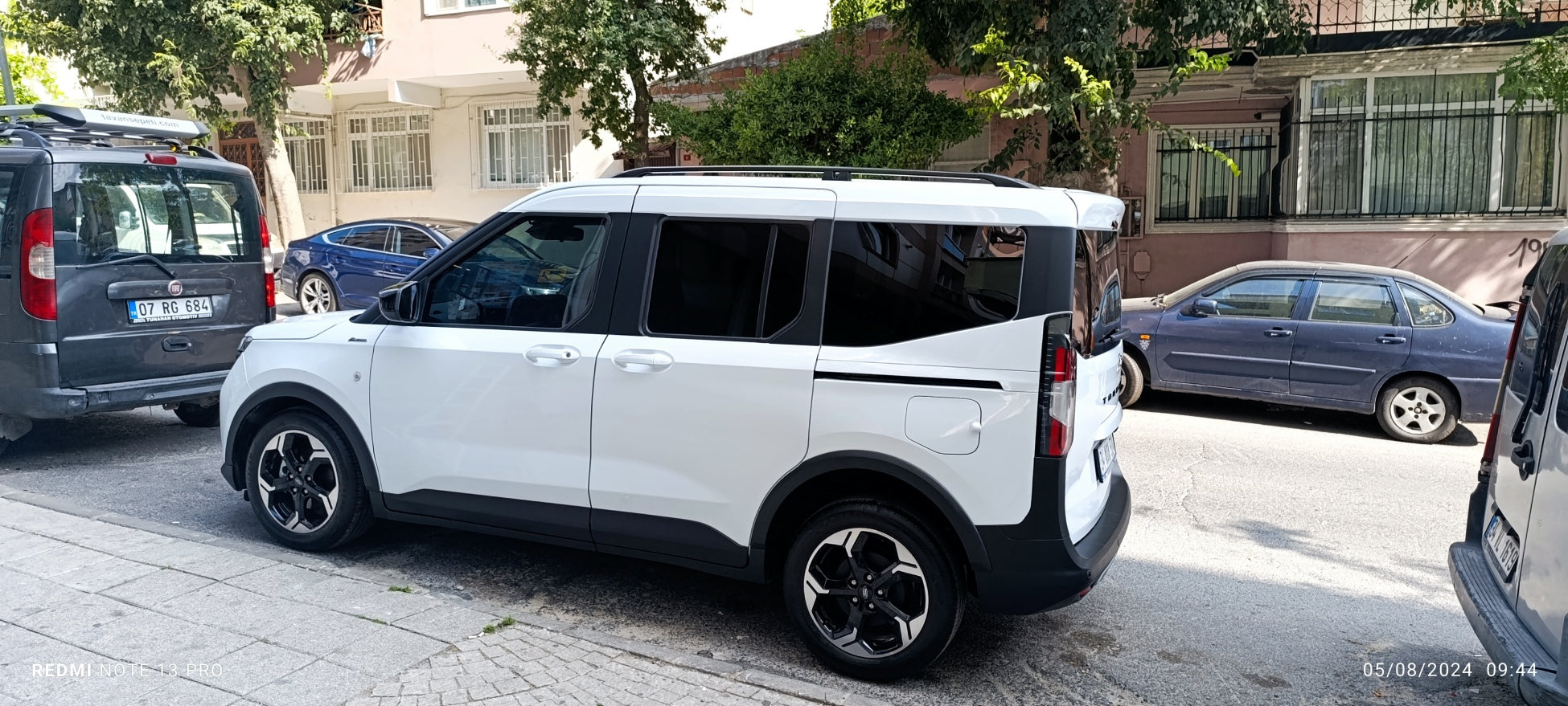 For Ford Ford Transit Courier 2023-2025 Roof Side Rails Ultimate Style Alu Silver For Ford Ford Transit Courier 2023-2025 Roof Side Rails Ultimate Style Alu Silver